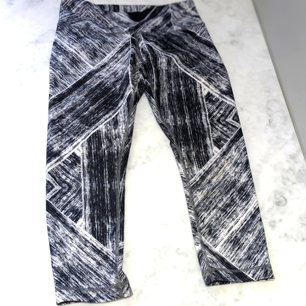 Lululemon Capris - Picture 1 of 5